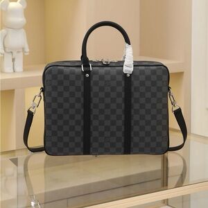 💚 Louis Vuitton Porte Documents Voyage PM Shoulder Crossbody Bag